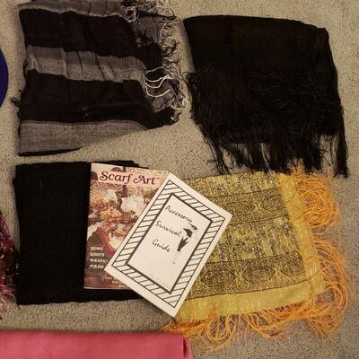 Lot 556: Scarf & Purple Berat lot