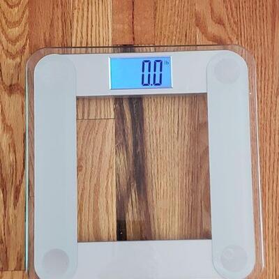 Lot 570: Bathroom Digital Scale