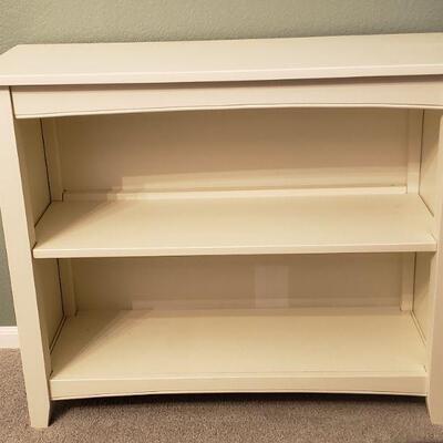 Lot 577: White Shelf
