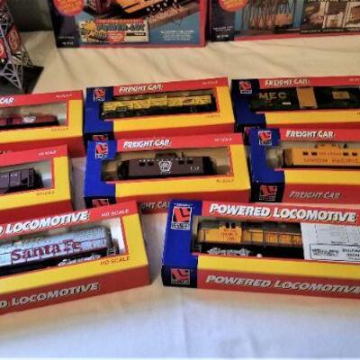 Lot #170  Transcontinental Express Model Train Kit - HO scale - new in box