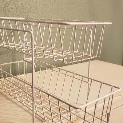 Lot 595: 2 Drawer Metal Basket Organizer 