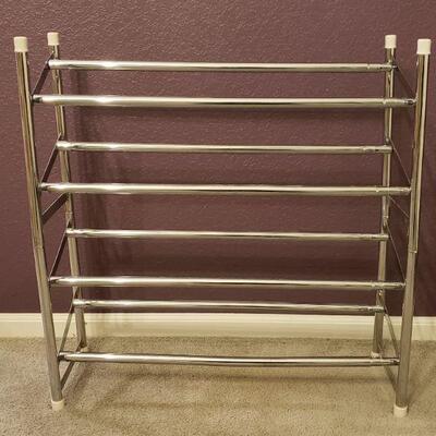 Lot 598: Expandable Shoe Rack