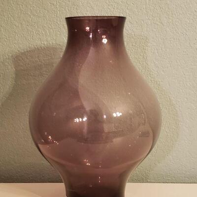 Lot 602: Large Glass Vase
