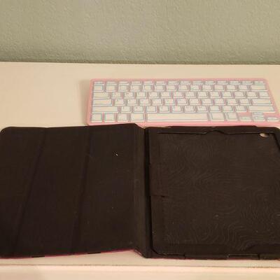 Lot 604: iPad Keyboard & Case 