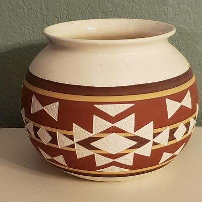Lot 609: Native American Pottery signed Gonzales,  Rapid City, South Dakota 
