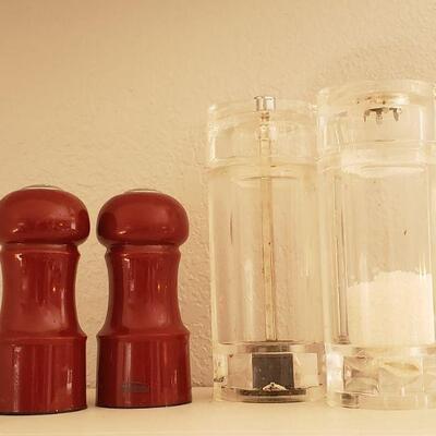 Lot 612: Salt & Pepper Shakers lot