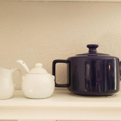 Lot 614: Blue Tea/Coffee Pot, White Creamer and Sugar