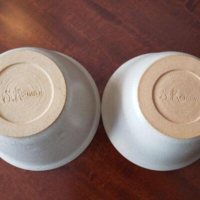 Lot 618: (2) Small Signed Artist Bowls