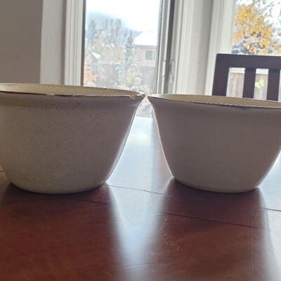 Lot 618: (2) Small Signed Artist Bowls