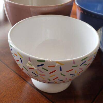 Lot 620: Mixed lot of Bowls (4)