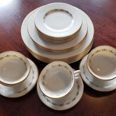 Lot 621: Lenox Romance China