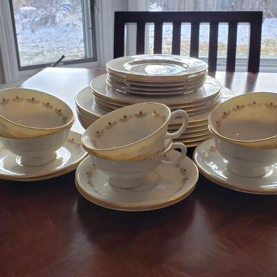 Lot 621: Lenox Romance China