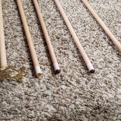 Lot 625: Billiards Home Pool Table Stick Set