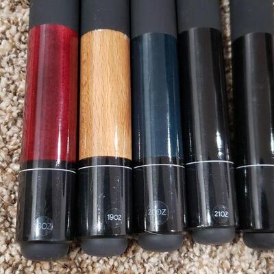 Lot 625: Billiards Home Pool Table Stick Set