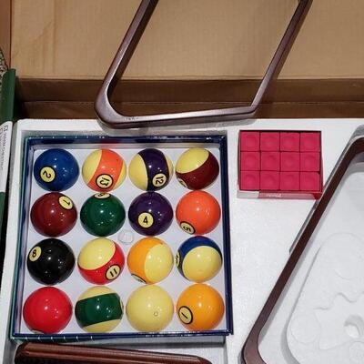 Lot 626: The Level Best Billard Accessories Kit with Magnum Pool Balls