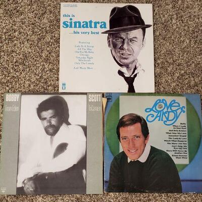 Lot 636: FRANK SINATRA, ANDY WILLIAMS AND BOBBY SCOTTVinyl lot