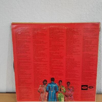 Lot 647: Vintage The Beatles SGT. PEPPERS LONELY HEARTS CLUB BAND Vinyl Record