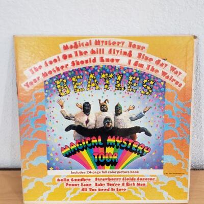 Lot 648: Vintage MAGICAL MYSTERY TOUR Soundtrack by The Beatles Vinyl Record 