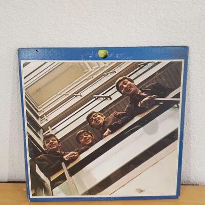 Lot 652: Vintage 1967-1970 Compilation by The Beatles Vinyl Record 