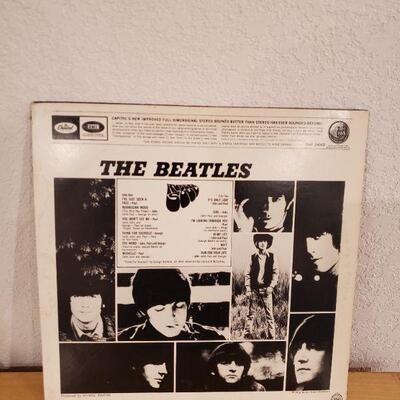 Lot 654: Vintage RUBBER SOUL The Beatles Vinyl Record