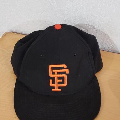 Lot 658: Vintage San Francisco Giants Hat