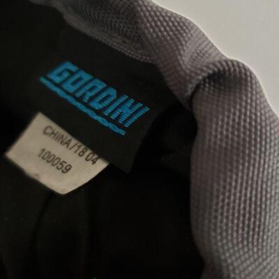 Lot 665: Winter Gloves 