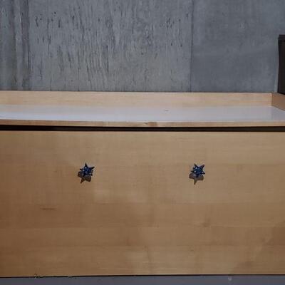 Lot 682: Pull Out Blanket Chest 42" Ã— 18" Ã— 22"