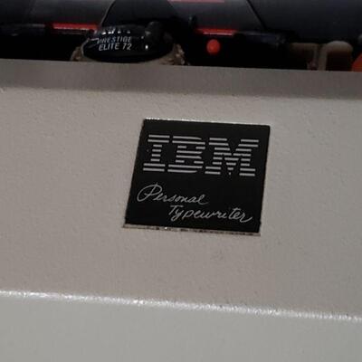 Lot 683: Vintage IBM Personal Typewriter 