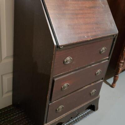 Lot 685: Antique Secretary 11" Ã— 18" Ã— 39.5"