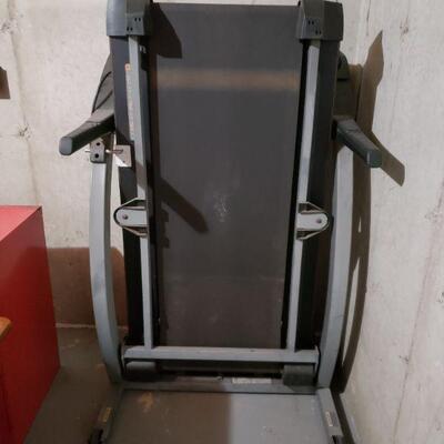 Lot 687: iFit Pro-Form 520i Treadmill Works! Tested A++ (will be in the garage ready to load)