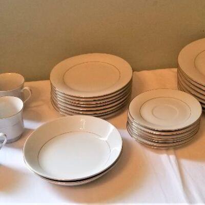 Lot #185  Set of Sakura "Classic Gold" dinnerware - 1996