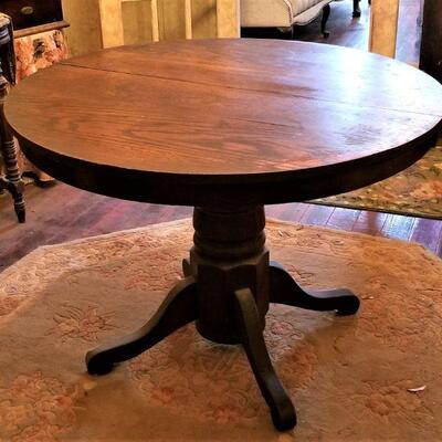 Lot #188 Antique Oak Dining/Parlor Table