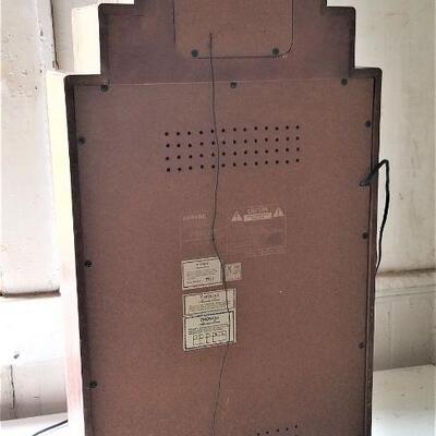 Lot #195  Thomas Pacconi Museum Series Am/FM radio with cassette deck