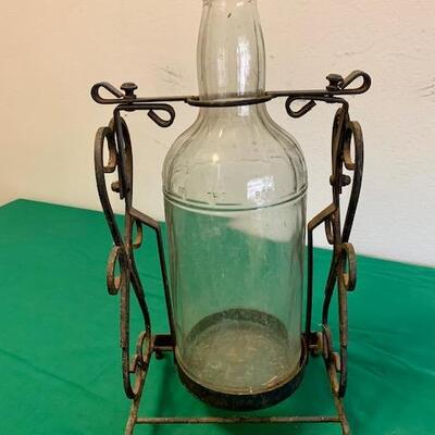 LOT 25 Metal Wrought Iron Bottle Stand for Pouring