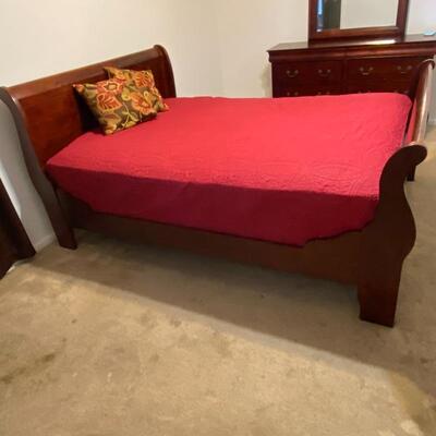 Cherry Wood Queen Sleigh Bed *See Details