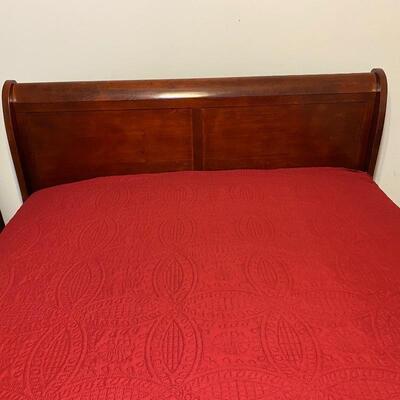 Cherry Wood Queen Sleigh Bed *See Details