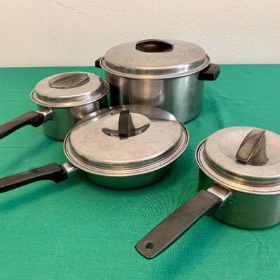 LOT 56 GROUP OF VINTAGE STAINLESS STEEL COOKWARE