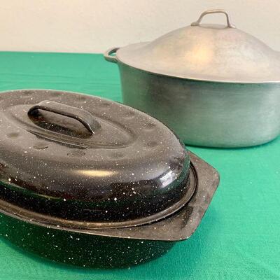 LOT 58 VINTAGE SMALL ROASTERS GRANITE WARE