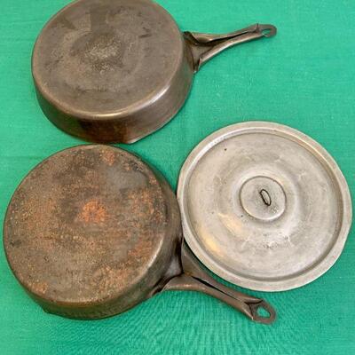 LOT 62 OLD CAST IRON CAMP FIRE SKILLETS