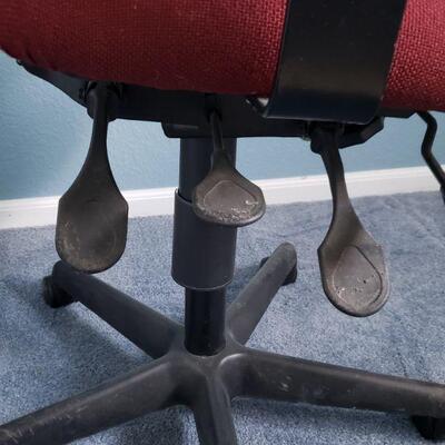 Lot 696: Office Master Red Adjustable Chair