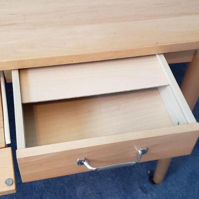 LOT 700: Office Desk