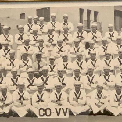 LOT 68 VINTAGE PANORAMA GROUP PHOTO US NAVY SAILORS CO VV 