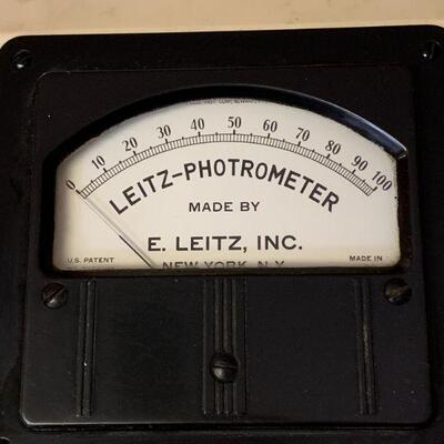 LOT 67  VINTAGE LEITZ PHOTROMETER 