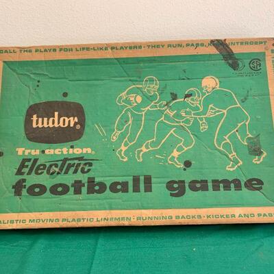 LOT 76 VINTAGE TUDOR ELECTRIC FOOTBALL GAME