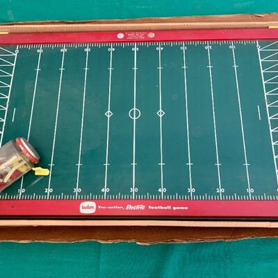 LOT 76 VINTAGE TUDOR ELECTRIC FOOTBALL GAME