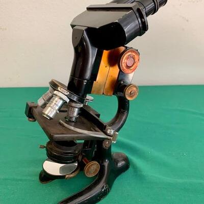 LOT 84 Vintage Bausch & Lomb Binocular Microscope & Case
