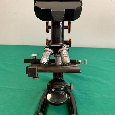 LOT 84 Vintage Bausch & Lomb Binocular Microscope & Case