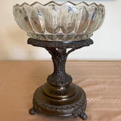lLOT 87 ANTIQUE Quadruple Plate Glass Metal Compote
