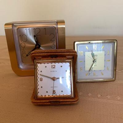 LOT 91 Group 3 Clocks Travel Alarms & Bulova Desk 