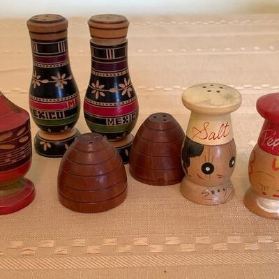 LOT 95 Group Wood Salt & Peppers Tooth Pick Mexico